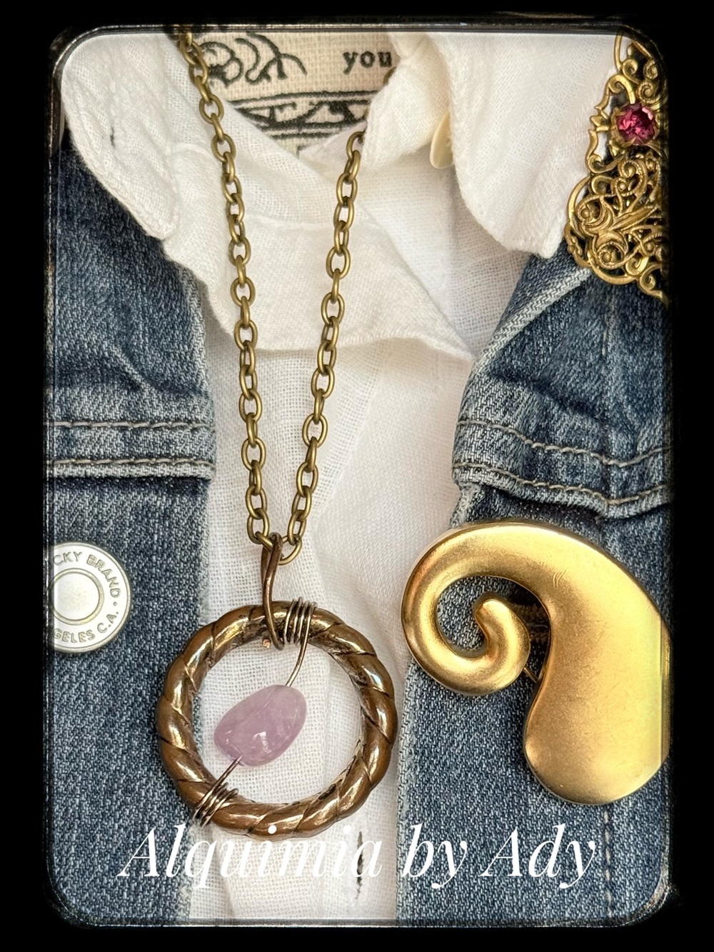Old Gold-Tone Ring Pendant Necklace with amethyst Gemstone